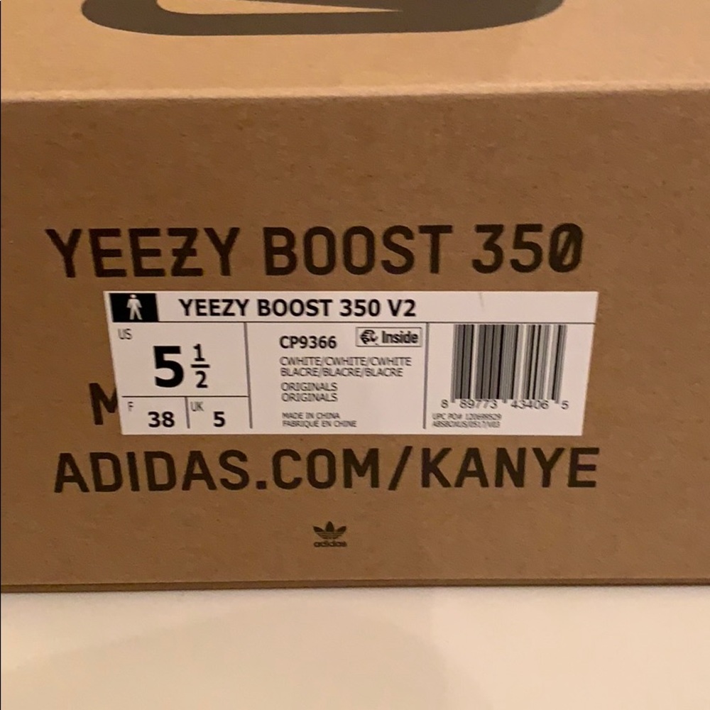 ❌❌SOLD❌❌ NWT White YEEZY 350 Boost V2